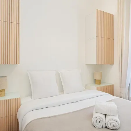 Elegant Parisian Minimalism Near Arc De Triomphe Apartmán Paříž
